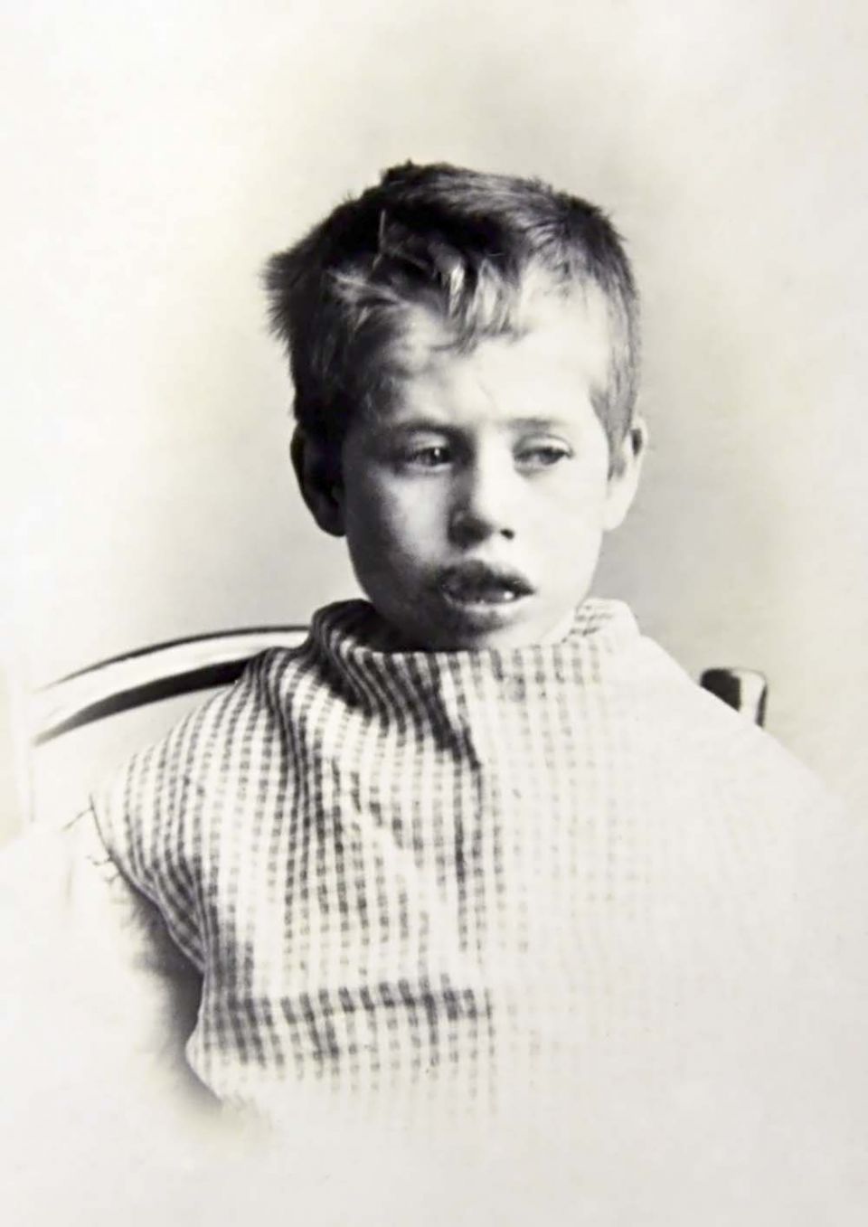 harry emmett child aged 9 bradford 1899 sm.jpg